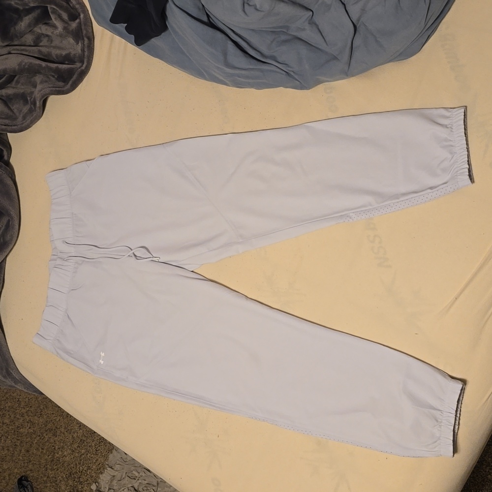 Under Armour sport track pant,  size medium, light gray, NEVER WORN